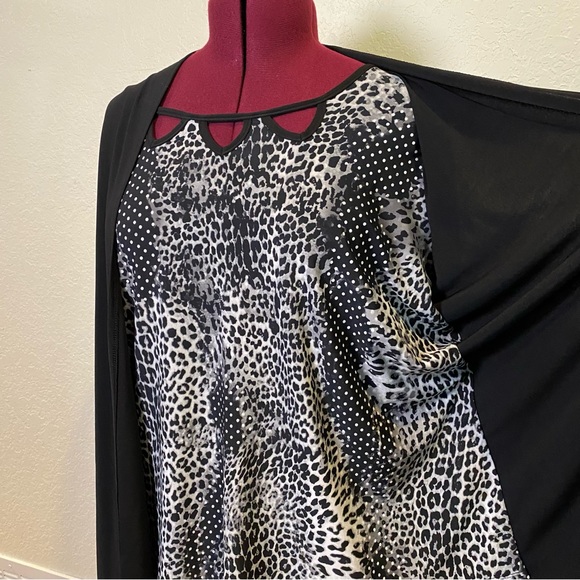 Susie in The City | Black and White Leopard Blouse with Black Cover up 2X 📓 - Picture 3 of 12
